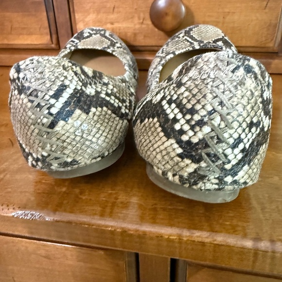 Lucky Brand Emmie snakeskin ballet flats slip ons woman size 8 - Picture 4 of 9